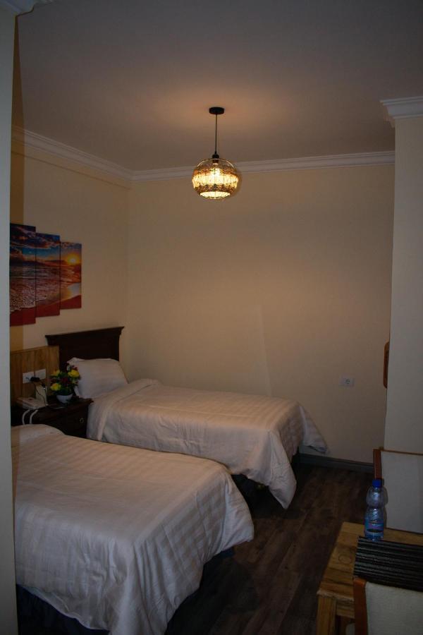 Choice Guest House 2 Адис Абеба Екстериор снимка
